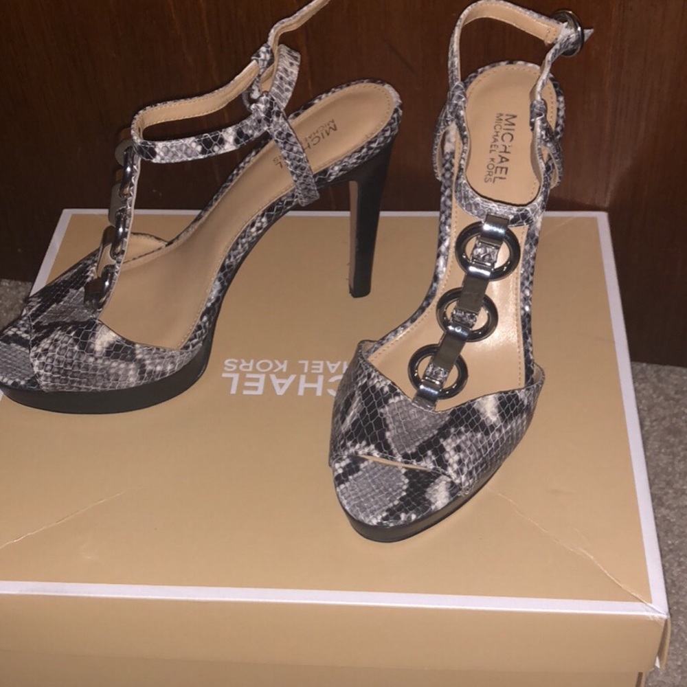MK shoes